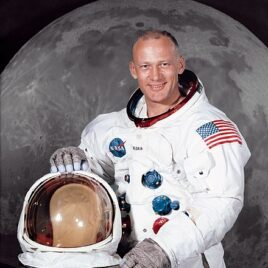 440px-Buzz_Aldrin