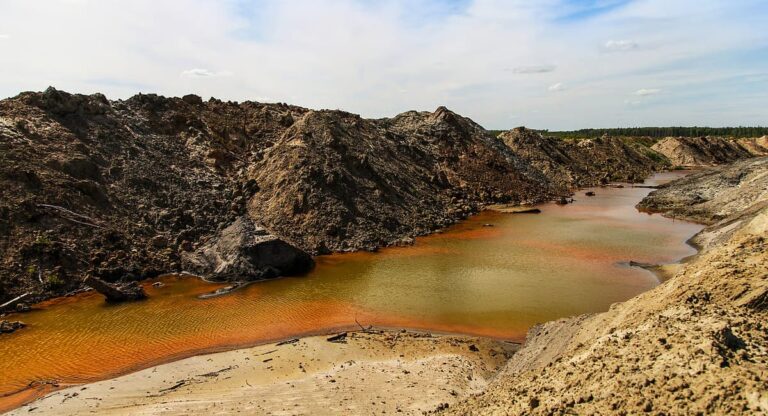 copperbelt-river_mining_pollution