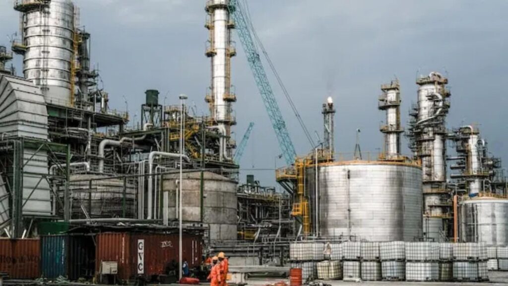 Nigeria Commissions Audit of Idle Port Harcourt Refinery in Push to Slash $9.6Bln Fuel Imports